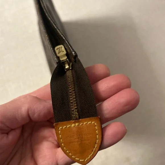 Louis Vuitton Authentic Vintage Monogram Canvas Pouch Cosmetic Bag Clutch - Picture 9 of 12